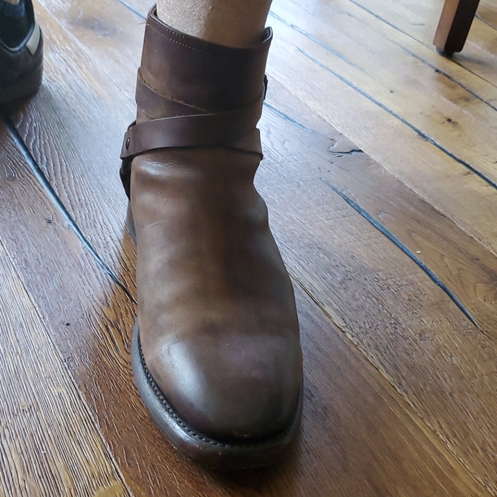 NEW NEW Frye Mens 10. Harness back zip. - Picture 4 of 8